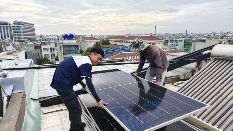 Vì sao kích thước và trọng lượng tấm pin quan trọng khi lắp điện mặt trời?