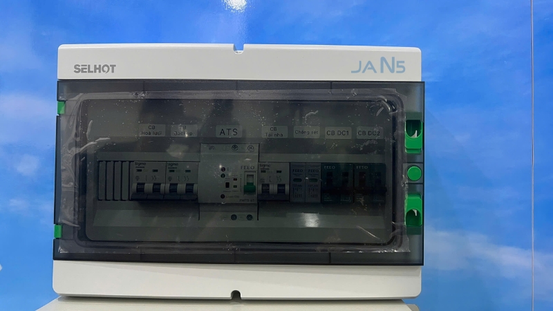 Công dụng của tủ điện Hybrid 5kW - 6kW 1 Phase nhựa